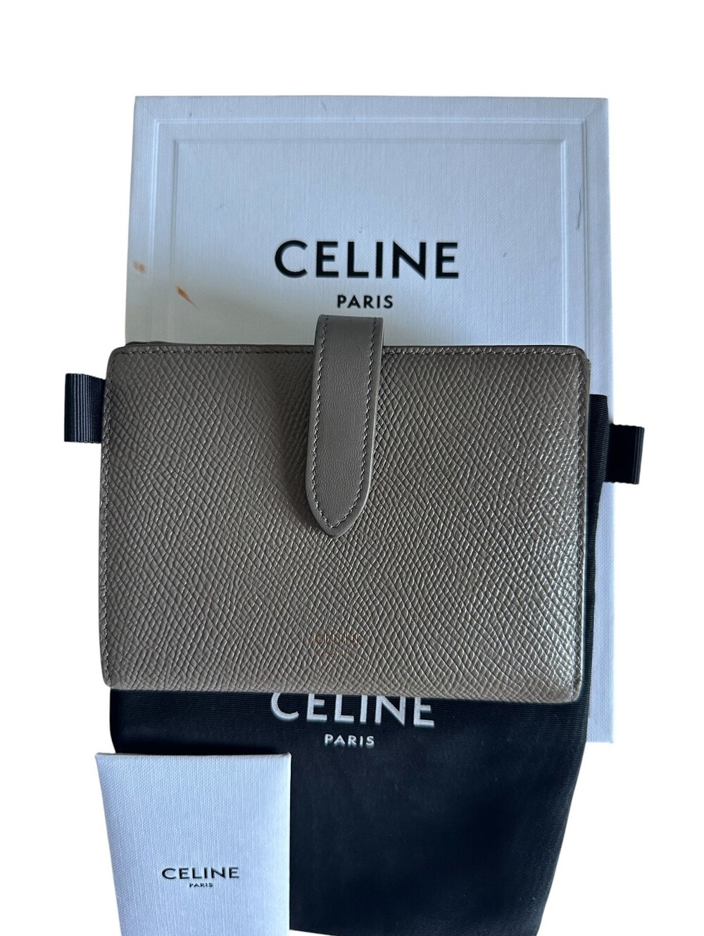 Celine Medium Strap Wallet Pebble Grained Calfskin Leather Wallet  Box Dust Bag - Picture 6 of 13